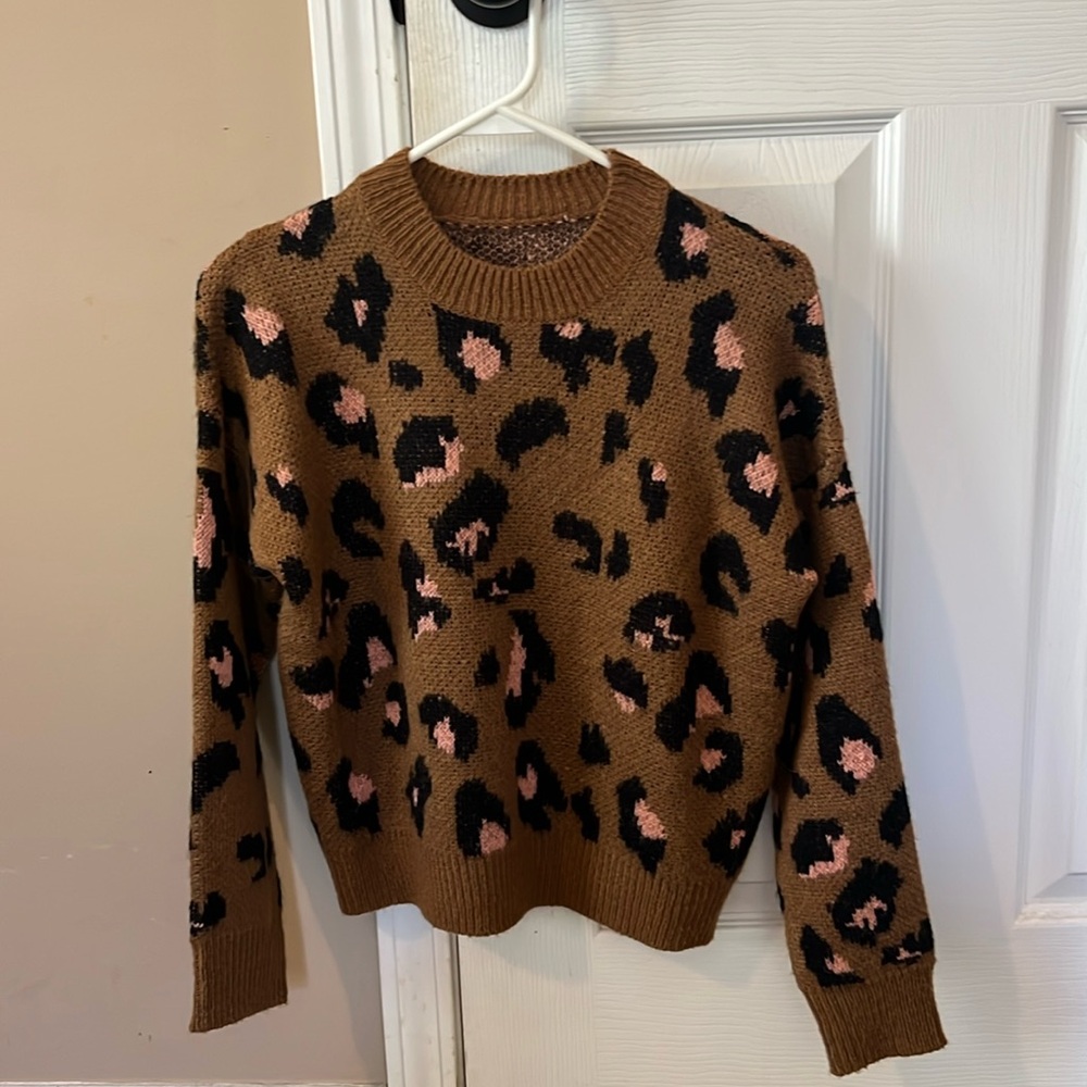 CHEETAH PRINT SWEATER